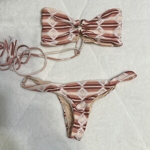 Acacia bikini. M top S bottom